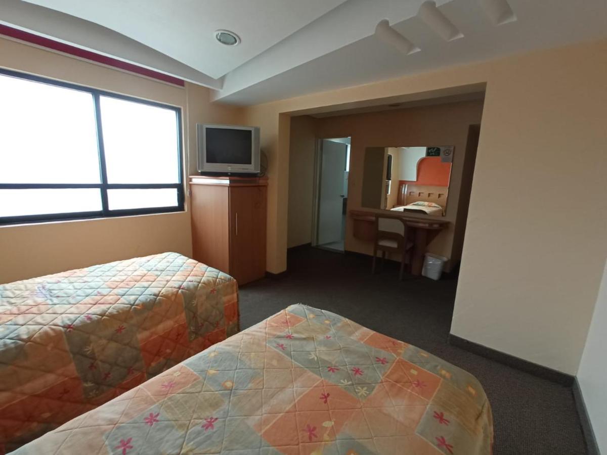 Hotel Terminal De ปวยบลา ภายนอก รูปภาพ